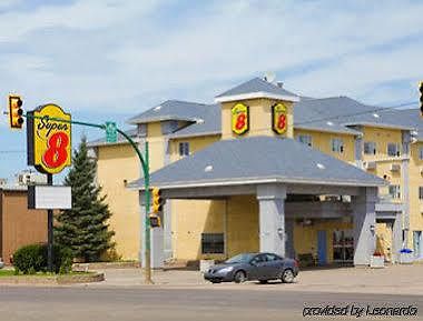 Super 8 By Wyndham Saskatoon Near Saskatoon Airport Hotel Exterior photo