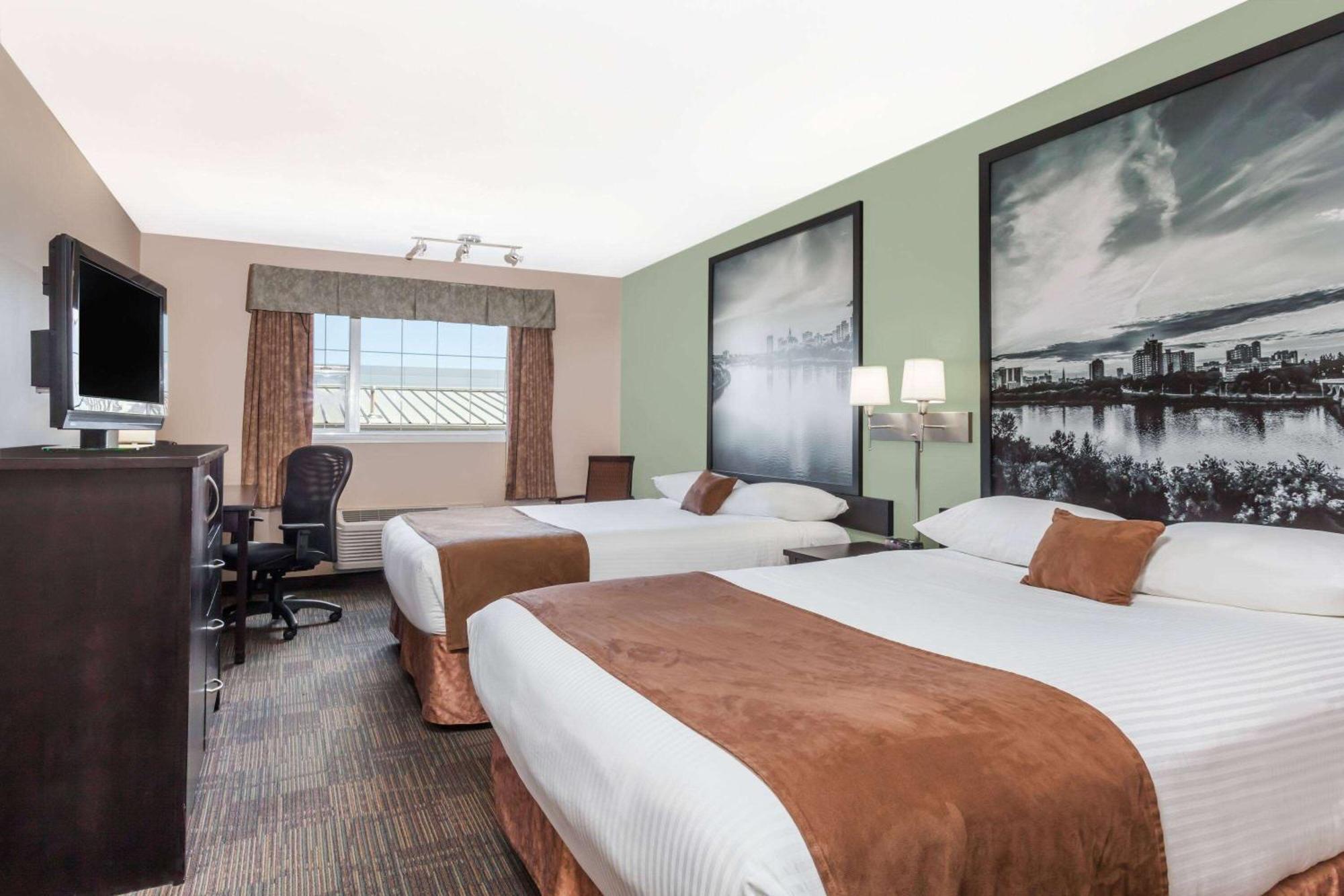 Super 8 By Wyndham Saskatoon Near Saskatoon Airport Hotel Exterior photo
