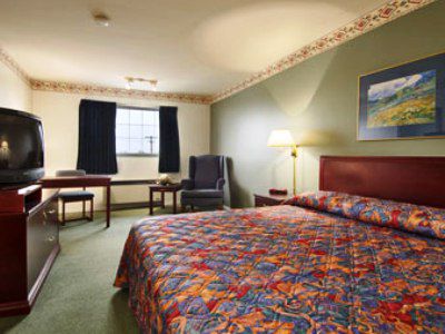 Super 8 By Wyndham Saskatoon Near Saskatoon Airport Hotel Room photo